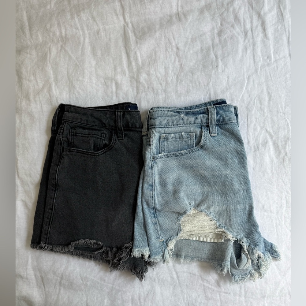 Hollister High Rise Mom Shorts 3” - Size 3/26